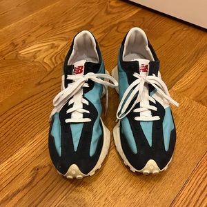 New Balance 327 in great condition